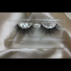 False lashes